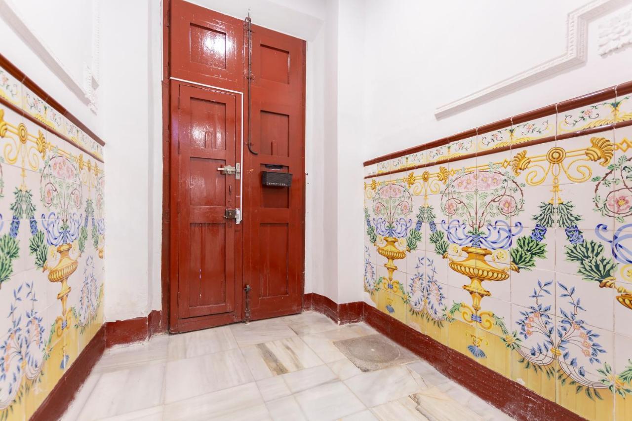 مالقة Sanders Lavender - Delightful Two-Bedroom Apartment Downtown المظهر الخارجي الصورة
