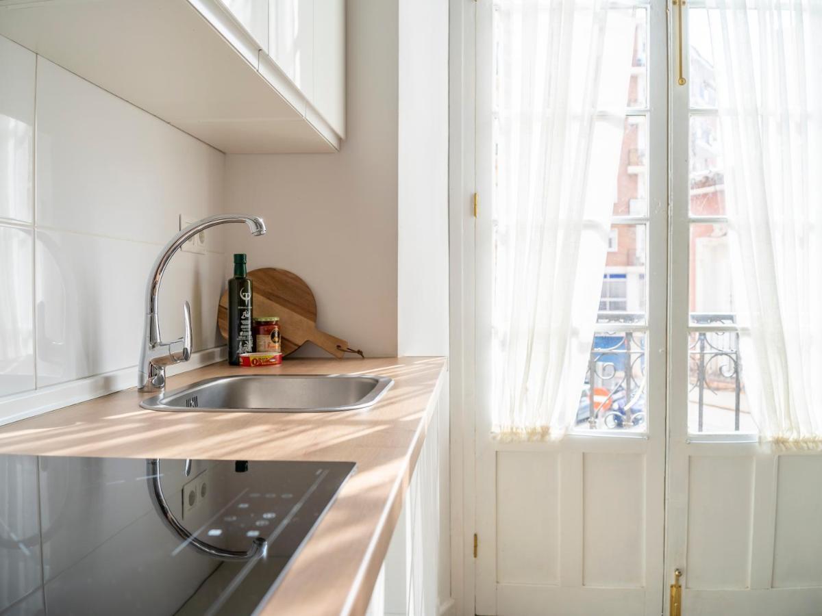 مالقة Sanders Lavender - Delightful Two-Bedroom Apartment Downtown المظهر الخارجي الصورة